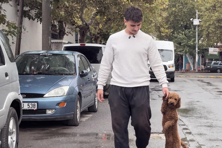 Köpeğini patisinden tutup yürüttüğü görüntüler tepki çekmişti! Akhisarlı Osman Çandar'dan yanıt: Kendisi istiyor
