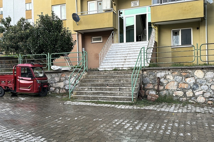 Adapazarı'nda eşya kavgası silahlı bitti