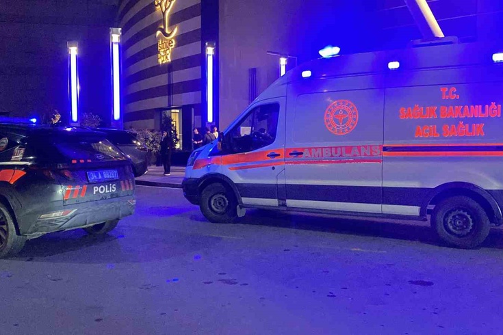 A female Israeli citizen was protested, and the shopping mall was evacuated