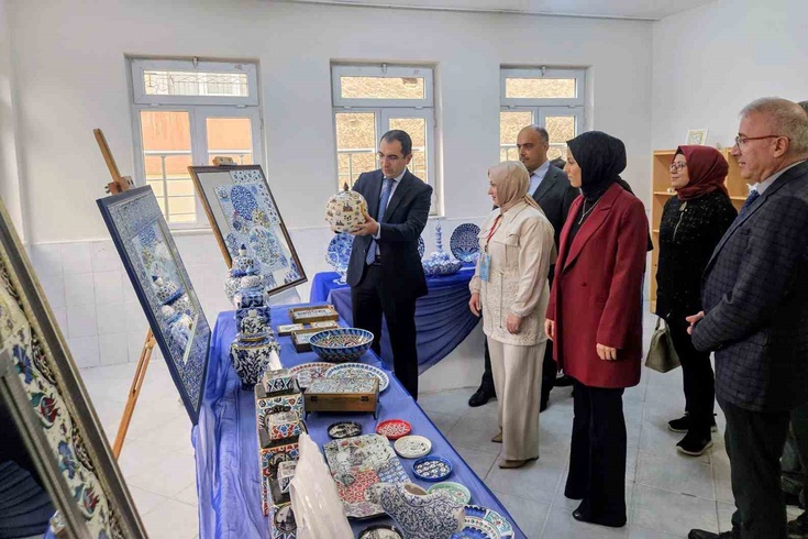 Tavşanlı'da ADEM kursiyerleri sertifikalarını aldı