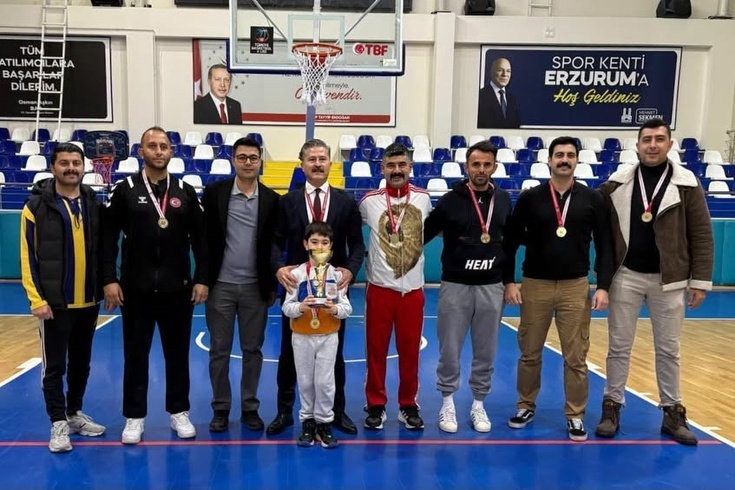 Voleybolda il şampiyonu Muğla Emniyet oldu