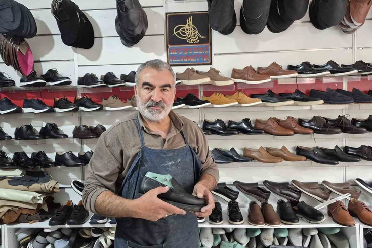Ali Şahin 1993 yılından beri ayakkabı üretiyor