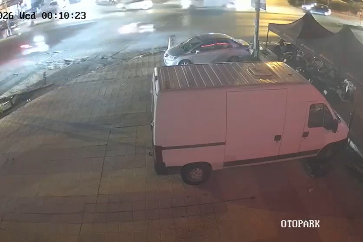 79-year-old woman trying to cross the road in Bodrum died after being hit by a motorcycle! Those moments were caught on camera