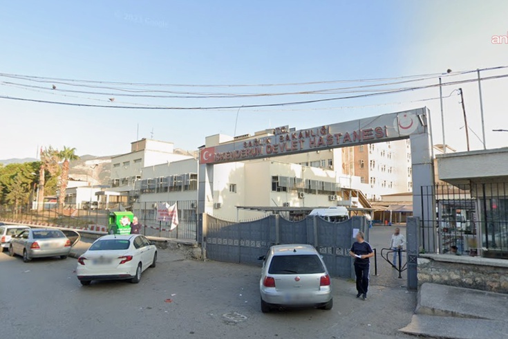 Depremde 125 kişiye mezar olan İskenderun Devlet Hastanesi için bilirkişi raporu çıktı! 'Göçme riskine rağmen kullanıldı'