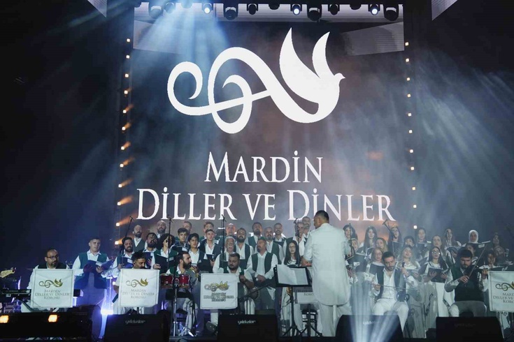 Mardin Diller ve Dinler Korosu Kültür Yolu Festivali'nin üçüncü gününde sahne alındı