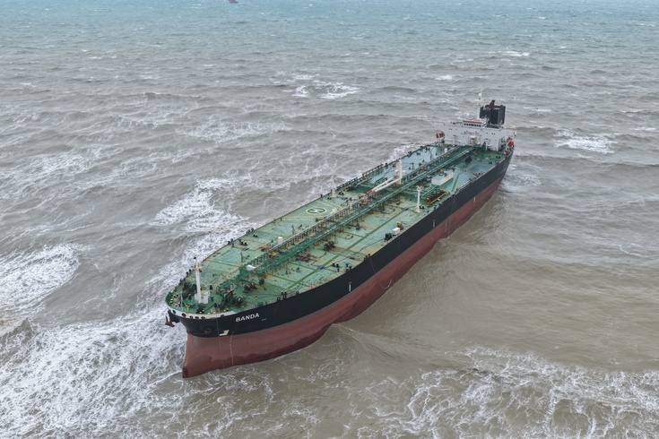 The 238-meter BANDA tanker that ran aground in Sarıyer, Istanbul 5 days ago has been salvaged.