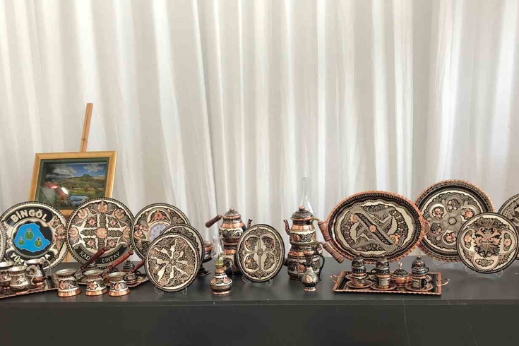 Bingöllü Kadınların Bakır İşlemeleri Kahire'de Sergilendi