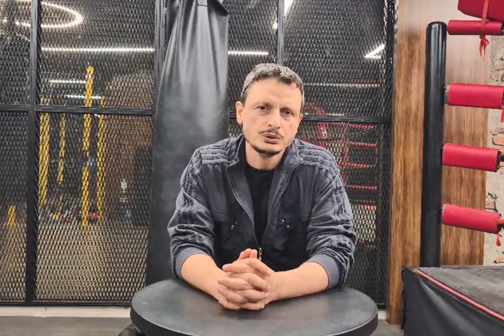 Göktürk'te kira zammı kavgası kamerada! Kick boks hocası, kirasını 25 binden 40 bine çıkardığı kadın eğitmeni darbetti