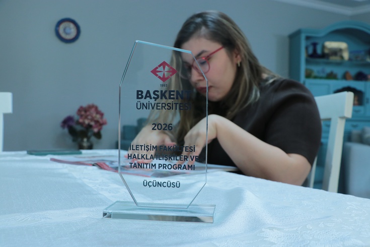 Serebral palsiye rağmen 2 bölümden mezun oldu! Duru Candansayar'ın yeni hedefi akademisyenlik
