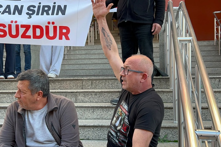 Ümitcan Şirin davasında karar çıktı! Cezaları az bulan baba adliye merdivenlerine çöktü