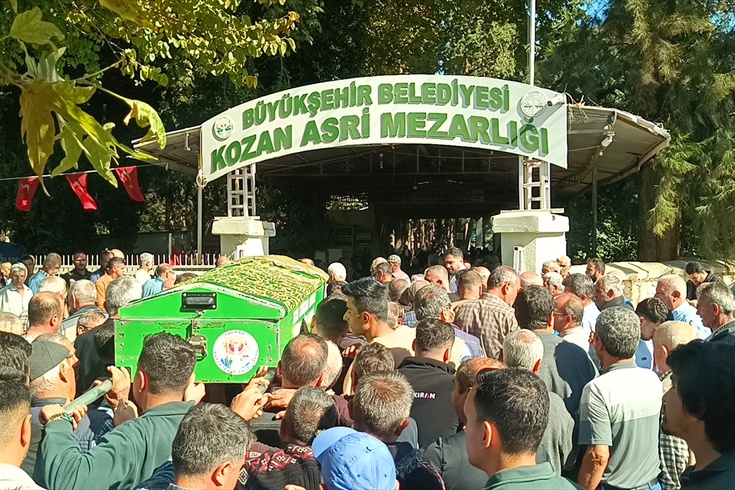 Kozan'da silahla öldürülen genç kadın toprağa verildi