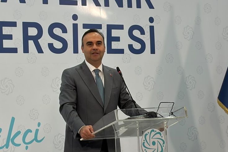 Bakan Kacır: 2027'den itibaren telefonlardaki yabancı navigasyon uygulamalarını silip yerli uygulamaya geçmeye hazırlanıyoruz