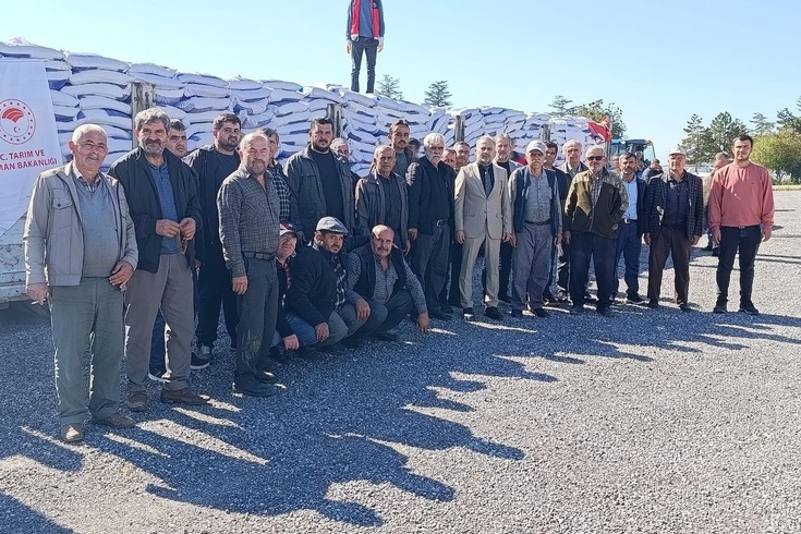 Beyşehir ve Hüyük'te mercimek tohumu dağıtıldı