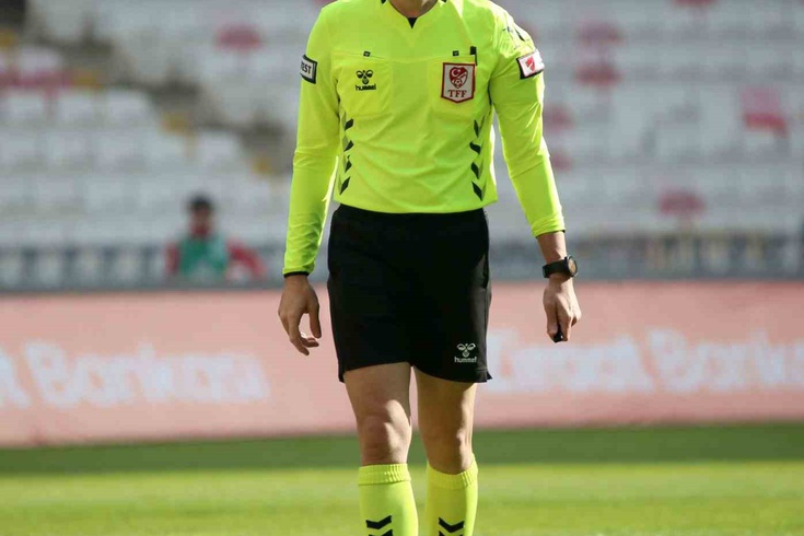 Kayserispor'un Pendikspor'a konuk olacağı maçta Burak Pakkan düdük çalacak