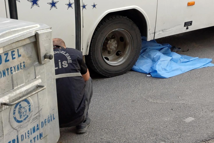 Salihli'de servis otobüsü çarptı, çocuk öldü