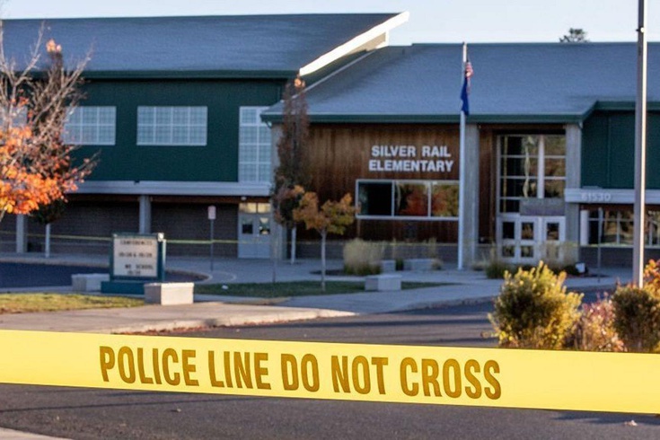 Oregon'daki okul saldırısından kurtulan öğretmen: Tekrar vurmasın diye ölü taklidi yaptım