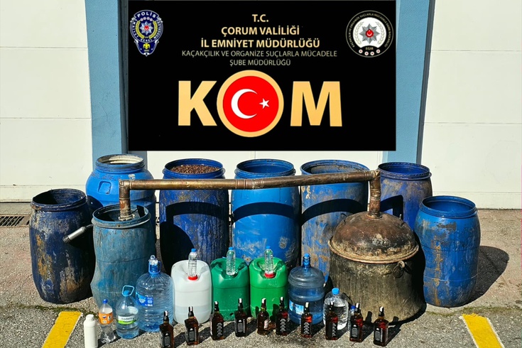 Çorum'da kaçak içki operasyonunda 2 şüpheli gözaltına alındı, 1080 litre içki bulundu