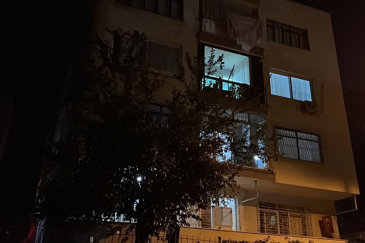 Mersin'de hasarlı bina tahliye edildi