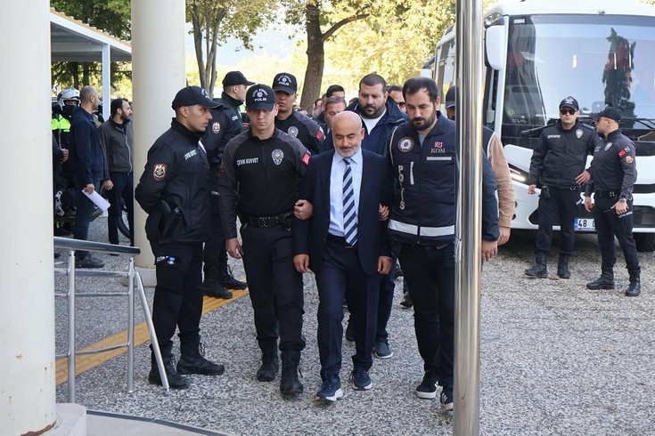 Claim of 'work not done' worth 2.5 billion liras at Milas Municipality! Mayor Topuz and his son referred to the courthouse