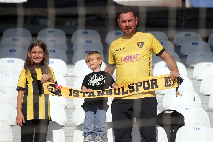 İstanbulspor'un tek taraftarı Muğla deplasmanında! Tribünde sadece kendisi ve iki çocuğu vardı