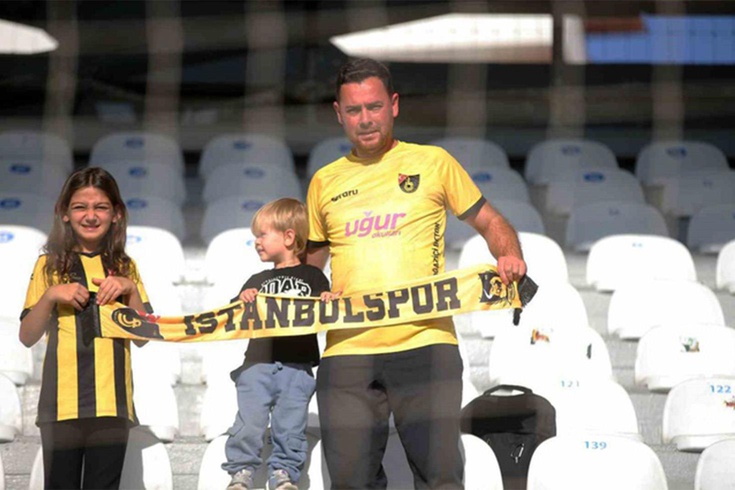 Deplasman tribününde sadece 3 kişilerdi! Hepsi aynı aileden