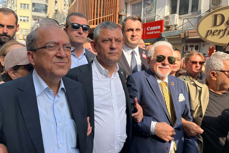 Dikkat çeken haber: Özel'den İzmir'de basın yürüyüşüne destek