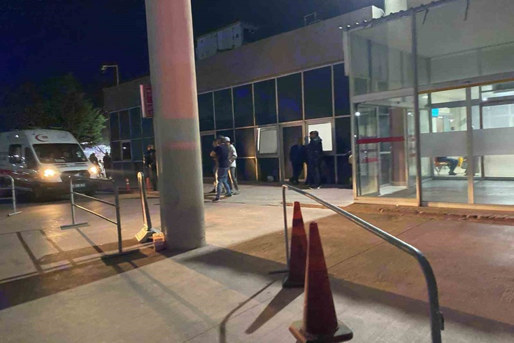 Ayvalık'ta tekne battı! 8 kişi denizden sağ çıkarıldı, 1 kişi için arama sürüyor
