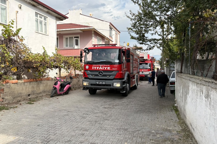 Vezirköprü'de ev yangını