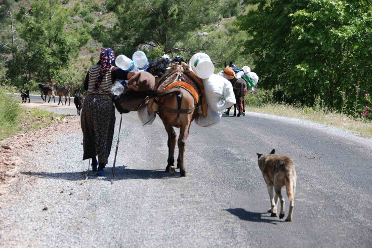 Alanya'daki Yörükler sahile inmeye başladı