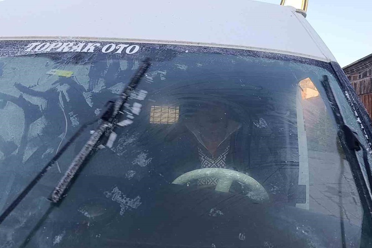 Kars'ta dondurucu soğuk araçları buz tuttu