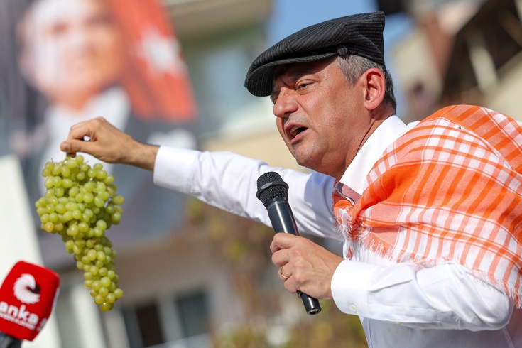 Özel'den Sarıgöl'de Üzüm Fiyatı Tepkisi