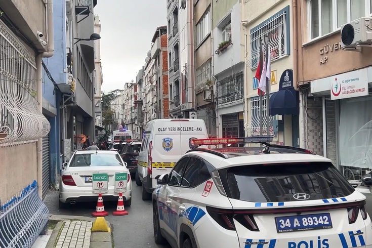 Şişli'de yan binanın çatısına geçen Kazakistanlı kadın, iddiaya göre tenteye basınca boşluğa düşüp öldü