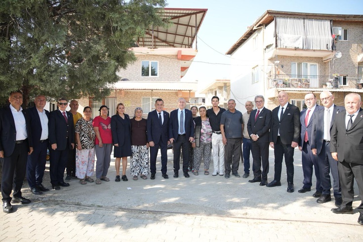 Özdağ, Denizli'de ekonomiye dikkat çekti
