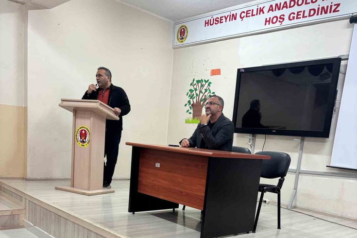 Tuşba'da İmam Hatip Lisesi veli toplantısı düzenlendi