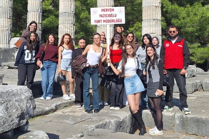 Aydın yurtlarında öğrenciler kenti gezerek kaynaştı