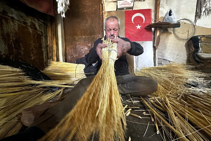 Edirne'de süpürgeciler teknoloji karşısında direniyor