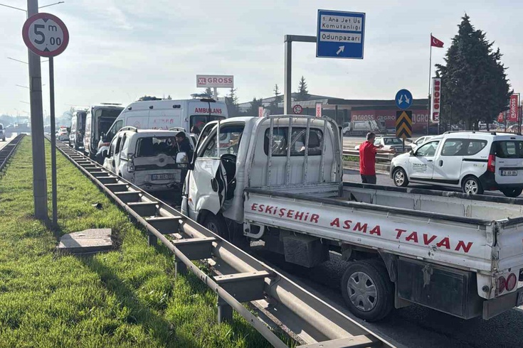Eskişehir çevreyolunda pikap kazası: 7 yaralı