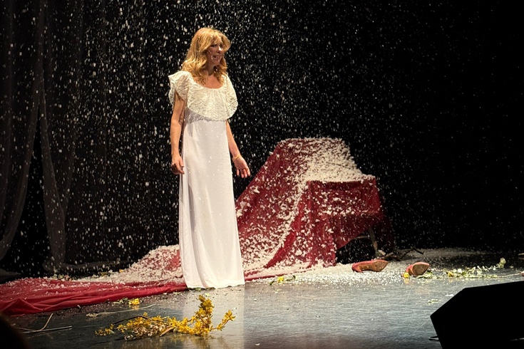 İnci Türkay tek kişilik performansıyla İzmir'de