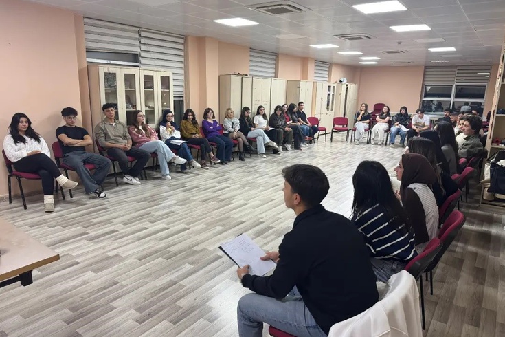 Menteşe'de gençler düşüncelerini dile getirdi