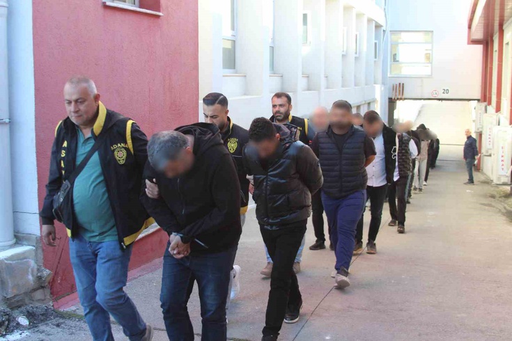 Aynı otomobili 7 kurgu kazada kullandılar! Sigorta şirketlerini dolandıran şebekeye 58 tutuklama