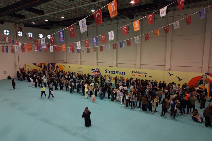Ahmet Ümit'ten 'Sis ve Gece'yi izinsiz diziye uyarlayan İranlılara: Telif istemiyorum