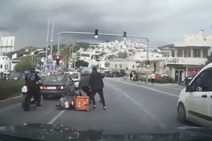 Bodrum'da kırmızı ışıkta motokuryeyi darp ettiler! İki saldırgana 360 bin lira ceza