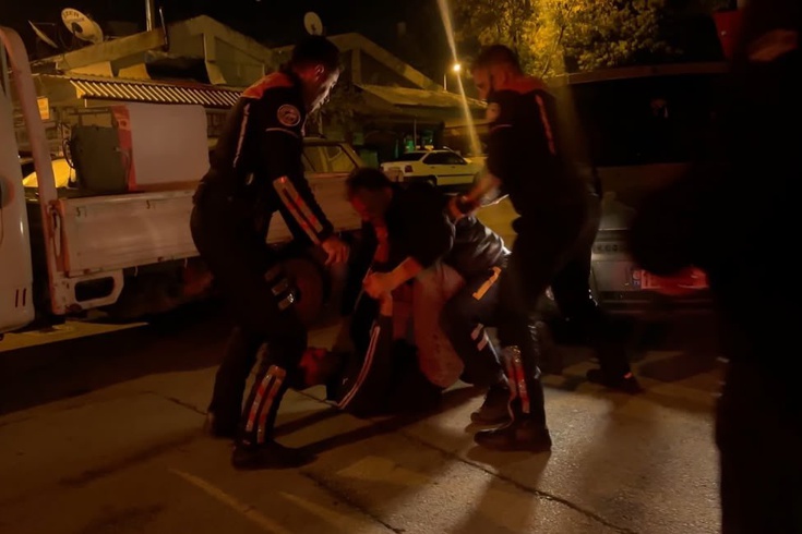 In Burdur, an intoxicated person whose motorcycle was stolen mistook a passing car for an unmarked police vehicle and attacked the driver.