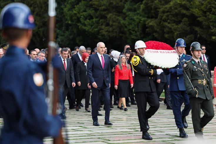 Anıtkabir'de 23 Nisan töreni