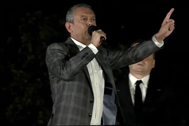 CHP lideri Özel neredeyse küfür ediyordu: İkisini birlikte yuhalayın anasını...