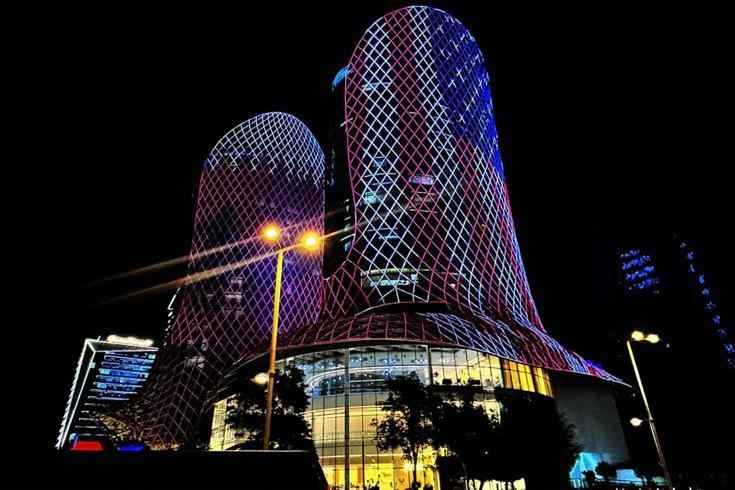 Trump'ın ziyareti nedeniyle Doha'yı ABD bayraklarıyla donattılar