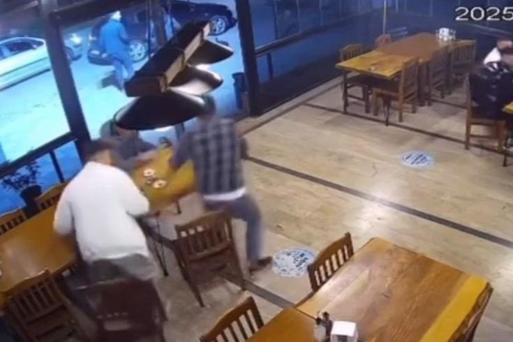 Vatandaşlar panikle dışarı fırladı