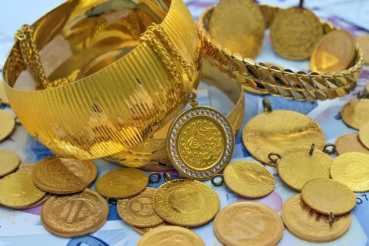 Altın fiyatları haftaya sürprizle başladı