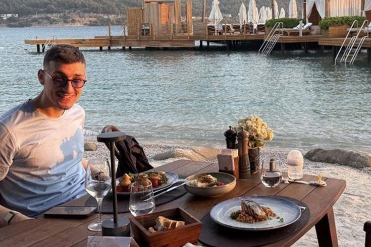 Galatasaray'ın gündemindeki yıldız kaleci Djordje Petrovic, Bodrum'da