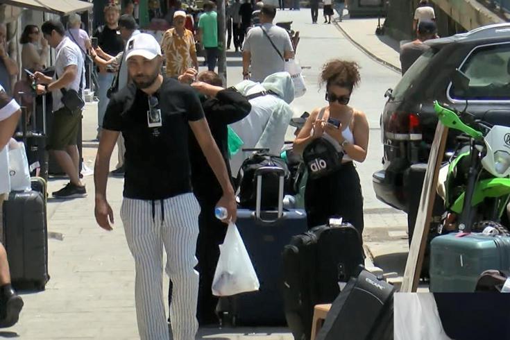 İranlılar İstanbul'dan otobüslerle ülkelerine dönüyor
